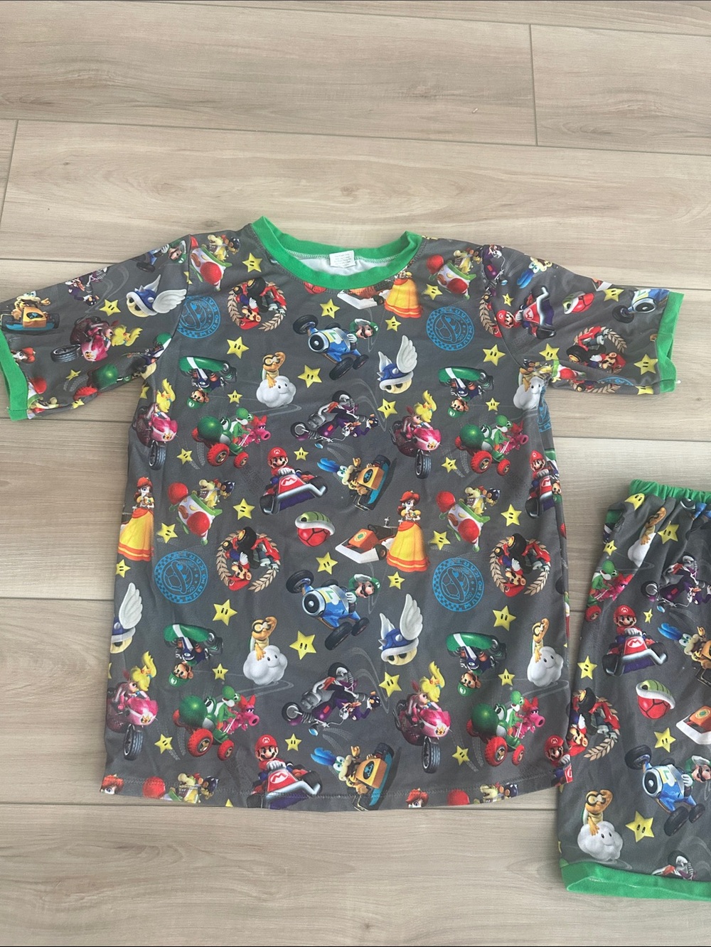 Kids Grey Character Short Pajama Set with Green Trim - Fun Print Size 7XL - Picture 5 of 13